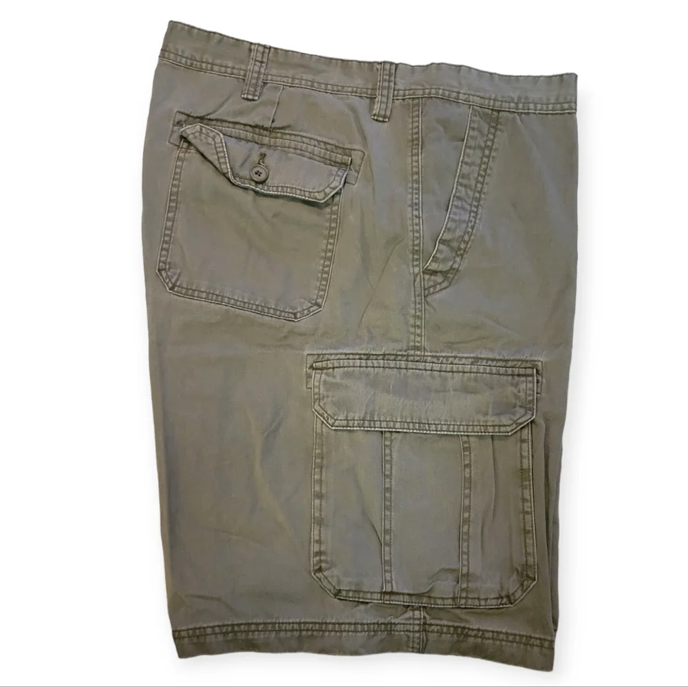 ✔️ St. John's Bay Cargo Shorts Army Green Color